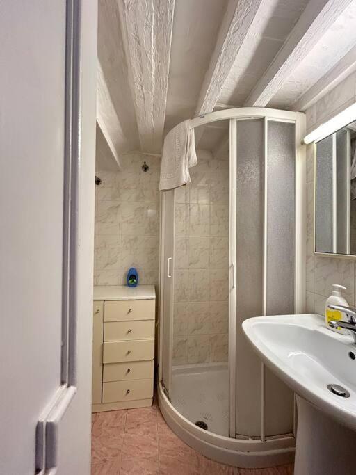 Riverside Retreat By Florencehospitality Com Florencia